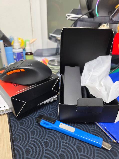 Mua con đầu bị lỗi, gửi yêu cầu đổi trả thì được shop hỗ trợ rất tốt, đổi con khác cho mình okela luôn. Chỉ có phía vận chuyển tiki thì chán, giam đơn mấy ngày mới giao