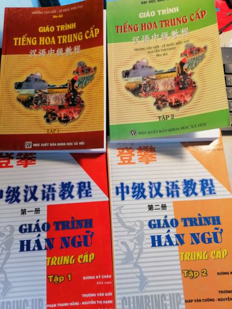Luôn hài lòng với tất cả các sản phẩm của shop- nhà sách Hải Hà, và luôn iu hai bác Trương Văn Giới và bác Lê Khắc Kiều Lục (nữ). Ngày xưa mua  cuốn từ điển của hai bác mà cứ ngỡ hai bác là đều là nam giới mà hóa ra không phải. hihi.  Nhân đây, nhà sách cho mình gửi lời chúc  sức khỏe đến hai bác ấy nhé! Cảm ơn nhà sách đã đưa các sản phẩm lên TIKI để bạn đọc thuận lợi trong việc tìm kiếm và đặt sách! 
chấm shop 5 sao + . hihi