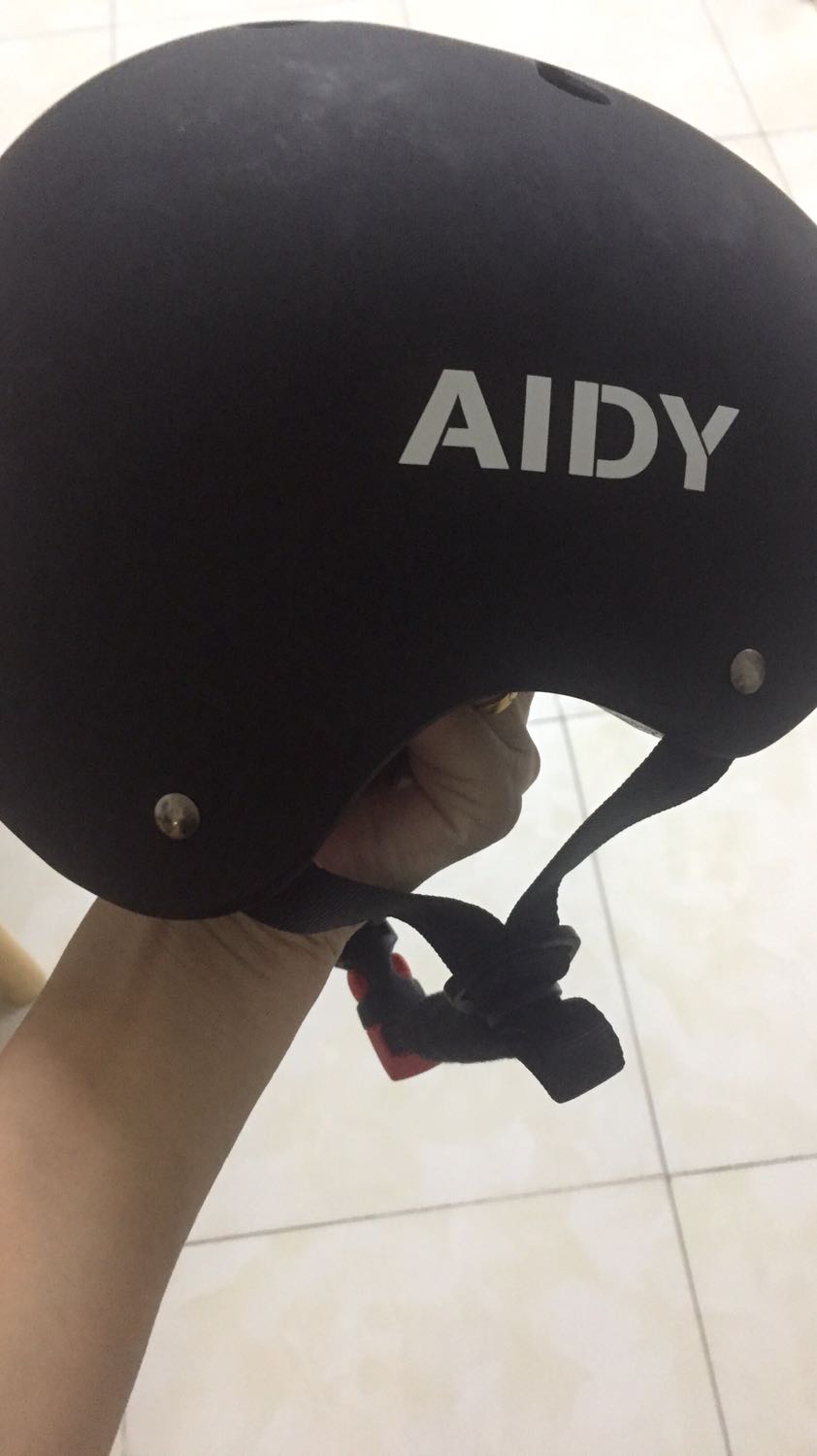 Hàng chắc chắn, phụ kiện đầy đủ. Đặt mua Tikinow nên nhận hàng nhanh chóng