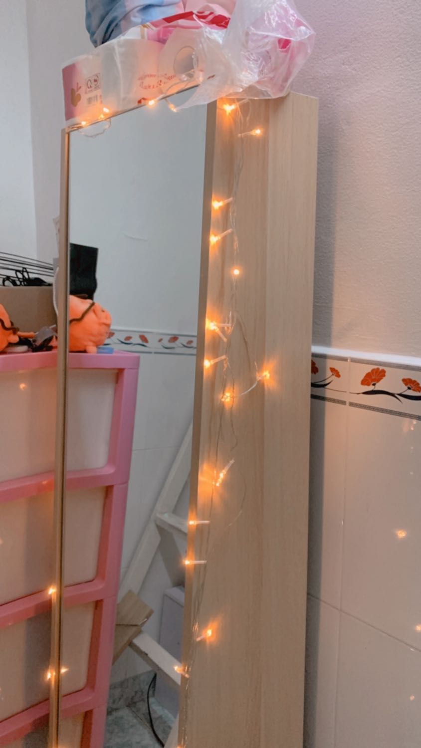 Siêu phẩm tủ trang điểm nha mng 💕
Ai thích màu mè mua thêm đèn lè gắn vào như mình đảm bảo xinh lung linh sf các kiểu ổn áp nha 🥰
Shop giao lắp tại HCM sẵn luôn huhu xinh xẻo 💓💓💓 iu shopp