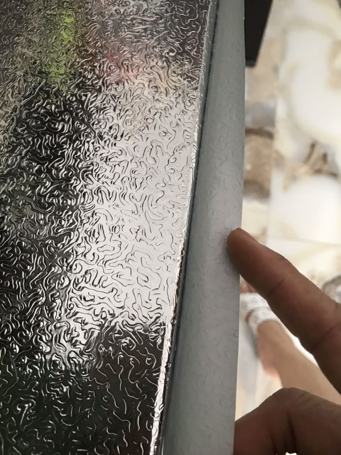 Mua 2 cuộn -chỉ 1 cuộn dính -1 cuộn ko bao giờ dính-báo Shop im luôn.Có gì ko hài lòng mn nên phản hồi cho Tiki-sẽ được giải quyết tốt.Đừng báo Shop làm gì mắc công vô ích...Tiki thì ok!