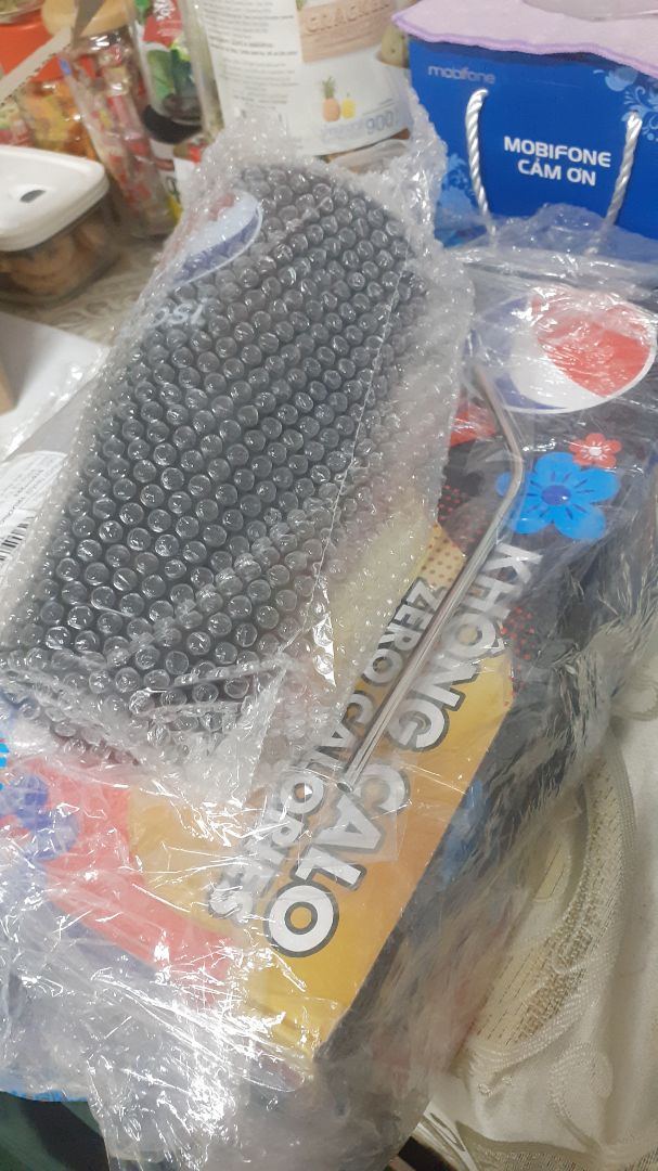 100đ nhen tiki, may mắn là đầy đủ đồ có tặng phẩm. giao rất nhanh, ở Kiên Giang nhưng giao tới trong 2 ngày, ko bị đổ bể gì hết. hộp đựng ly móp nhưng ly vẫn okie lah hết sẩy luôn nha. Rất ưng luôn