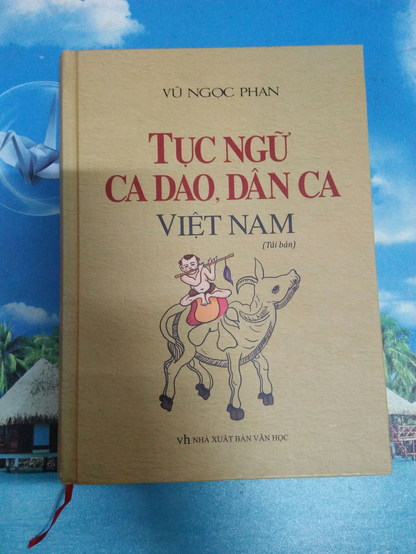 Vận chuyển nhanh, chất lượng ổn! Nhưng khâu đóng gói còn chưa chắc chắn lắm nên có vài góc của sách bị ảnh hưởng. Shop cần chú ý thêm! Cám ơn shop.