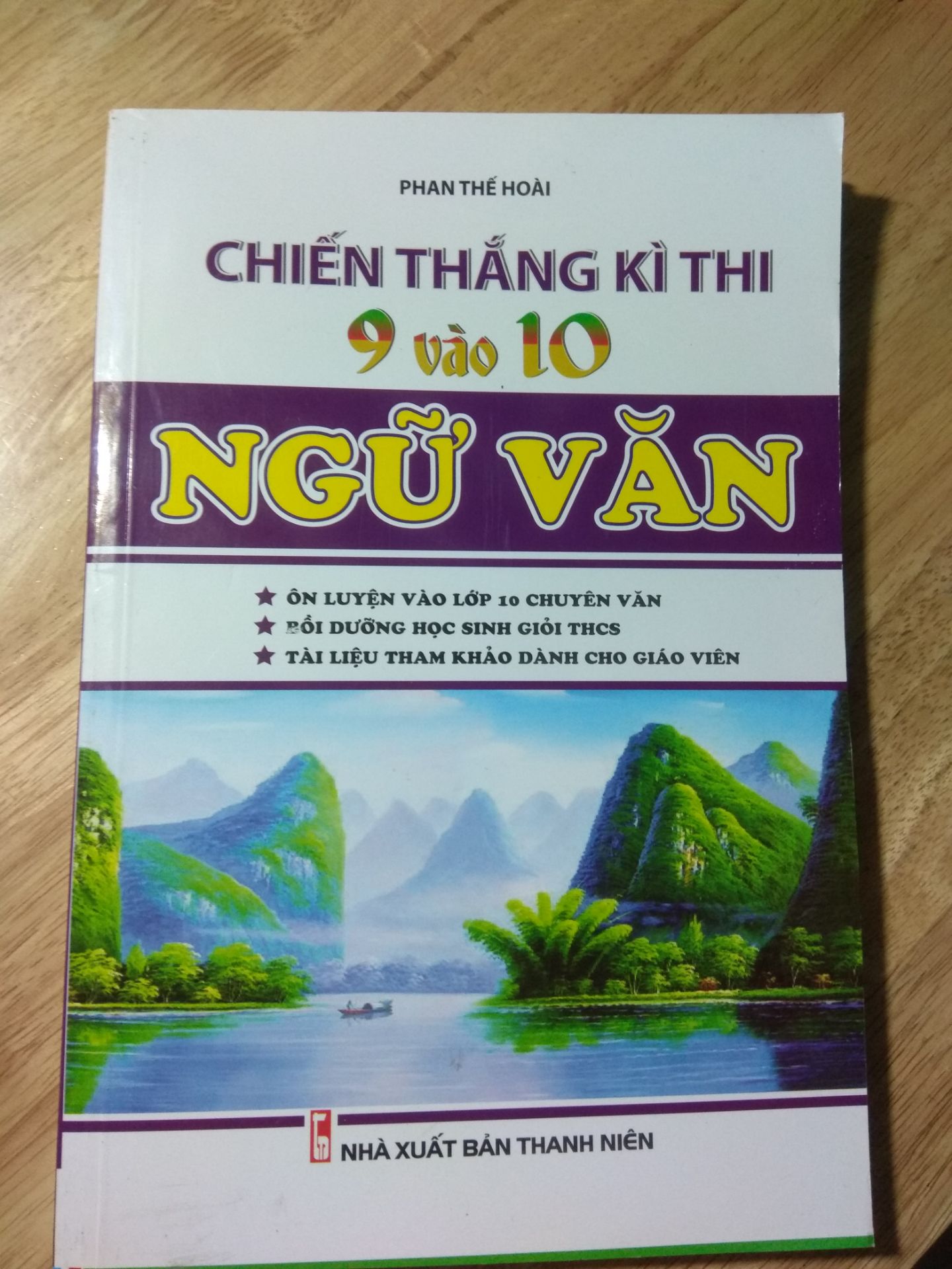 Khá thất vọng với quyển sách này sách mới mở ra mà đã như thế xin mọi người đừng mua tốn tiền