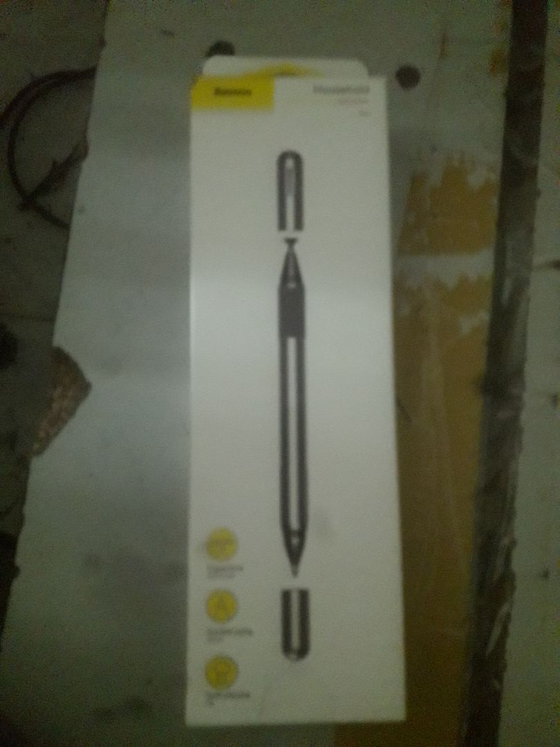 Rất hợp lý, vỏ bút bằng kim loại hợp giá tiền.