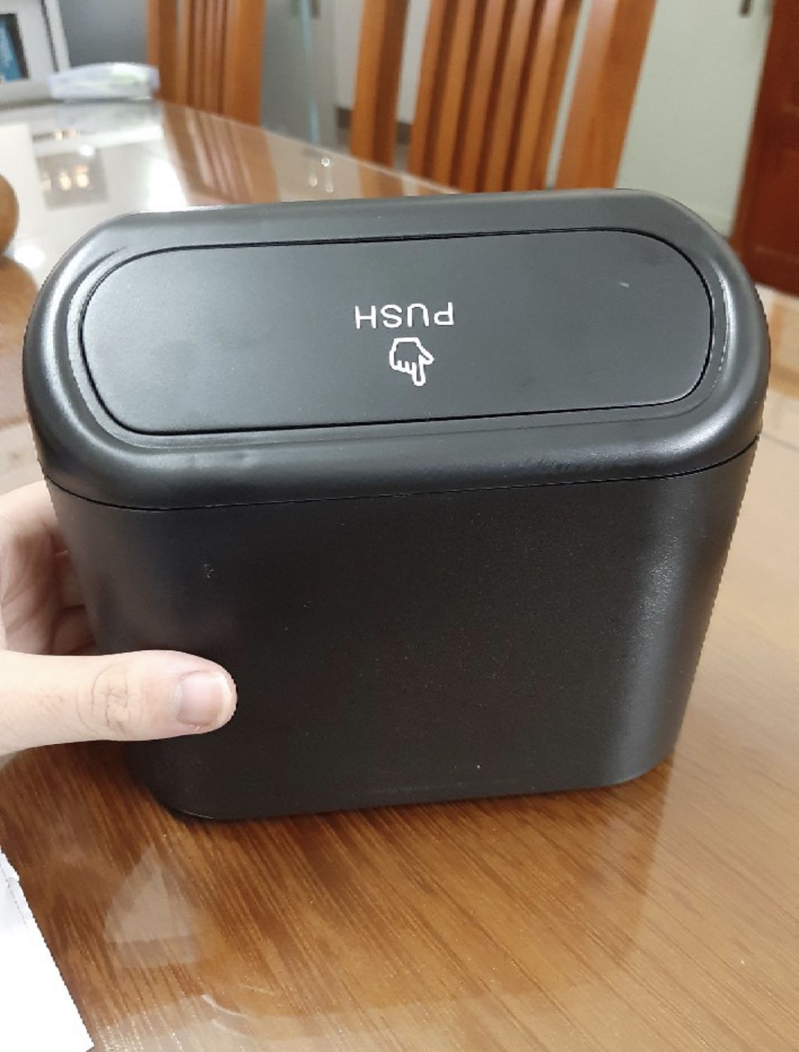 Sản phẩm đúng như mô tả shop đóng gói rất kĩ. Rất tiện dụng. Kích thước gọn gàng phù hợp để trong xe. Chất liệu làm bằng nhựa abs dày dặn độ hoàn thiện cao không có mavia khuôn đúc. Cho shop 5 sao