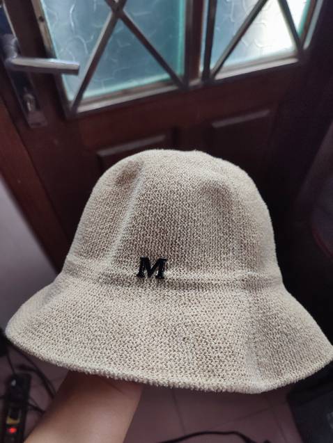 Sản phẩm không đúng như ảnh, không phải mũ lông cừu, đề nghị trả lại hoàn tiền