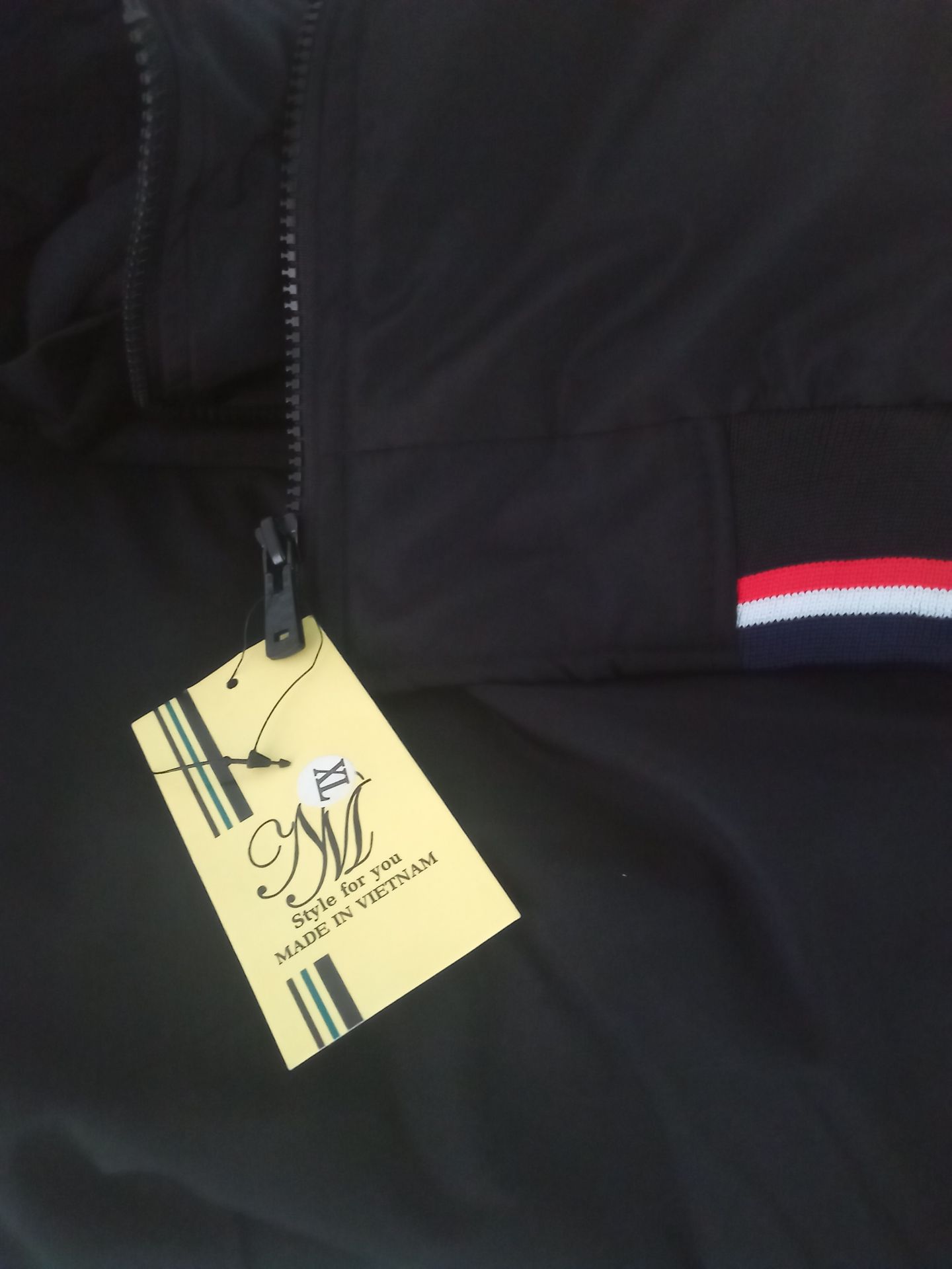 Áo đẹp ,dày, đóng gói cẩn thận , áo còn nguyên team