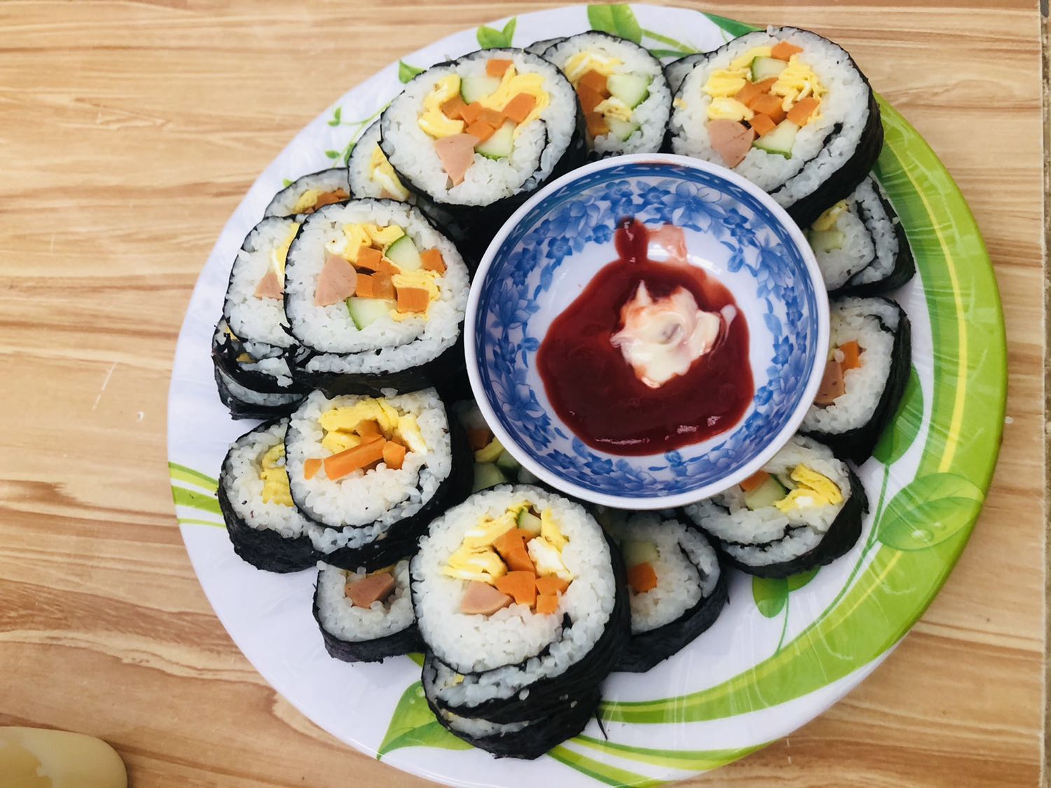 Bỉm mặc 2 ngày rồi mới dám chia sẻ với mọi người ạ. Bỉm mỏng thấm hút ok ạ. E k kịp chụp ảnh nên đăng ảnh tạm ạ. Hihi