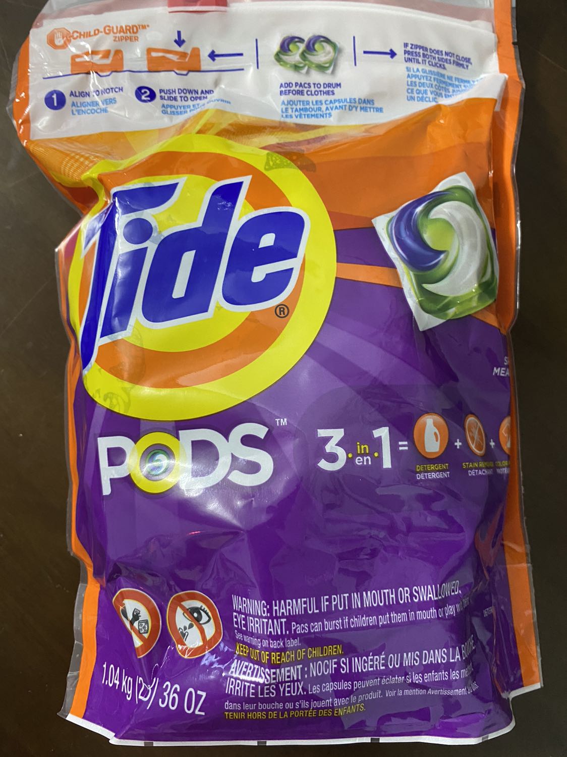 Thơm, lưu hương khá lâu (mới dùng 2 ngày) mà nói thật làm văn phòng chỉ cần sáng mặc từ sáng đến tối vẫn còn thơm là ok rồi. Sản phẩm nên mua ạ.