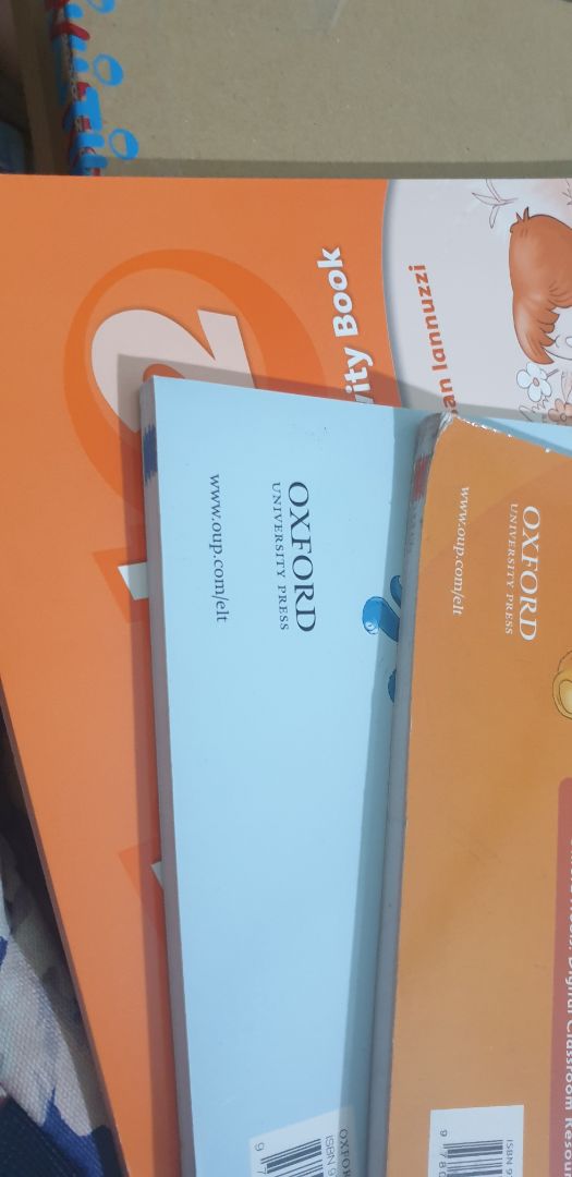 Nội dung ổn, với cá nhân mình thì cảm thấy rất bình thường không có gì nổi trội.
Sách tới tay mình là sách rất cũ, cong mép, hơi dơ Nội dung ổn, với cá nhân mình thì cảm thấy rất bình thường không có gì nổi trội.
Sách tới tay mình là sách rất cũ, cong mép, hơi dơ