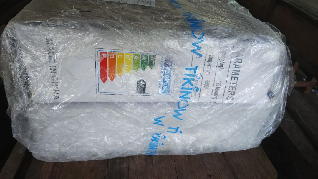 Ui sp không bảo hành, may *** nó có sáng, mô tả size tấm pin chưa chuẩn, thân đèn bằng nhựa ? làm tn toả nhiệt ==>chắc độ bền may rủi, đã dán kín silicon, chưa rảnh mổ nó ra xem tn? công suất ghi rõ lớn nhưng thực tế còn cộng hơn 50% cs nữa may ra đủ 100W.Chúc mừng Shop đã đc ưu ái 4* & nhớ sp phải có phiếu bảo kê nhé!