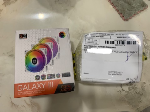 (*) Đánh giá không tính điểm
Mới nhận hàng chưa *** nhưng mà muốn đánh giá tệ về sản phẩm. 
Nhìn vào cách đóng gói là mình muốn trả hàng ngay.
Không lẻ hãng intel không làm nỗi cái hộp để đóng gói con chip mấy trăm đô sao nhỉ?
Hay là do sản phẩm có vấn đề và không còn hộp để giao. 
Vừa khui hộp ra là nản tới nản đang cần dùng mà gặp vầy muốn trả hàng ngay