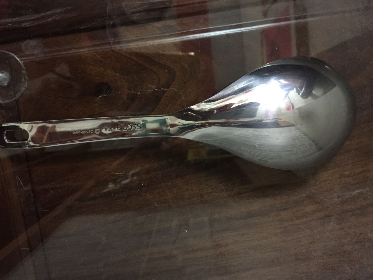 Mình rất ưng sản phẩm, muôi đẹp sáng bóng, chuẩn inox 304. Muôi cầm vừa tay độ cong đẹp.Nhân viên tư vấn nhiệt tình. Tiki giao hàng nhanh. Chất lượng đúng như quảng cáo. Mình rất tin tưởng khi mua các sản phẩm trên Tiki, mình sẽ tiếp tục ủng hộ Tiki và Dandihome