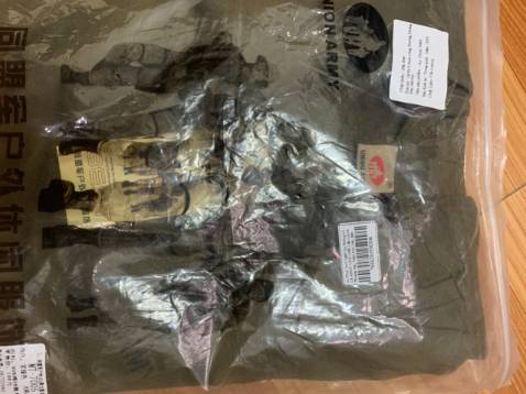 hàng giống hình đóng gói cẩn thận hàng giao rất nhanh và chu đáo nhân viên thân thiện và nhiệt tình nói chung lần này rất hài lòng. sản phẩm tốt phong cách lính dáng ôm