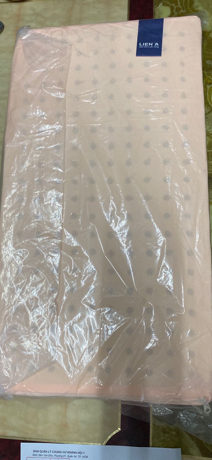 Mỏng te, không giống hình trên mạng
đóng gói nhìn rất cheap. Ko có bao bì thương hiệu