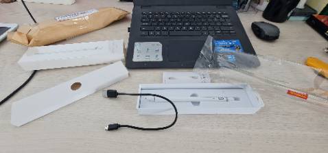 Không có quà tặng là túi đựng bút kèm theo như trong thông tin đơn hàng. Chưa xài nên chưa biết chất lượng, mình tạm đánh giá 1 sao. Khi nào shop có câu trả lời thỏa đáng về phần quà tặng như thông tin của đơn hàng thì mình đánh giá lại
Update:
Sau khi khiếu nại và thông báo cho shop thì Shop đã hỗ trợ và gửi bù túi đựng bút cho mình. Đánh giá lại 5 sao vì thái độ lắng nghe và dịch vụ của shop. Cảm ơn, sau này cần thêm phụ kiện sẽ quay lại!