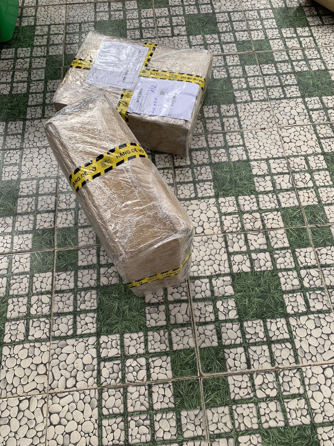 Giao hàng nhanh hơn dự kiện, sản phẩm đúng mẫu, giá hơi cao nhưng dùng tạm ổn