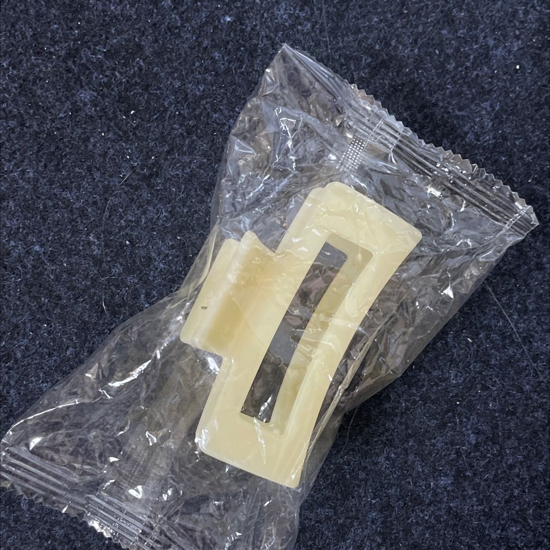 Ủa shop ơi, mình đâu có order cái kẹp này? Ủa shop ơi, mình đâu có order cái kẹp này?