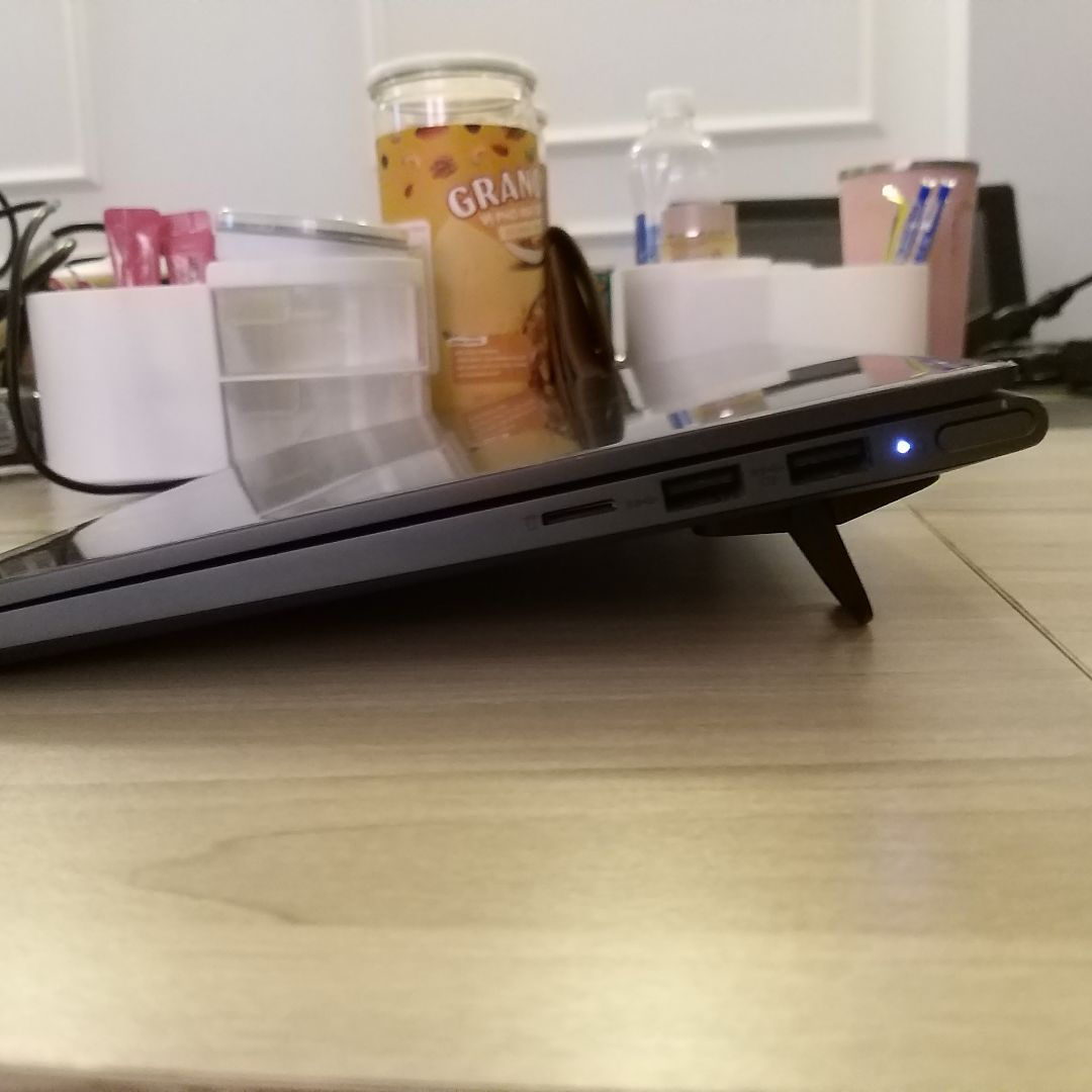 sản phẩm đúng mô tả, góc nghiêng vừa tầm, khá chắc chắn, tiện hơn so với giá đỡ rất nhiều