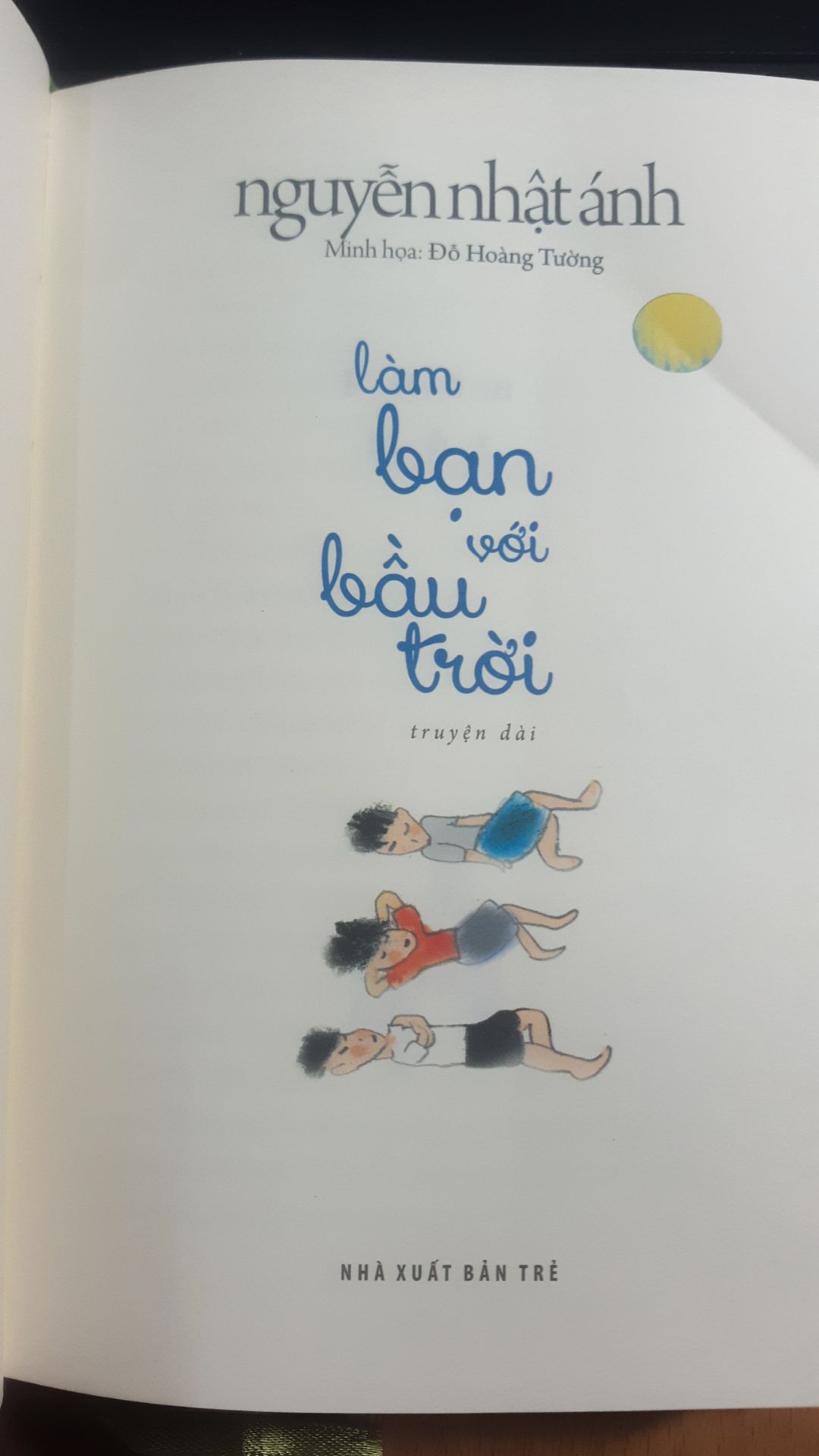 Mình mua cho bạn 10 tuổi đọc, trước khi mua sách cho bạn ấy nghe thử review, sách nói. Phải thích các bạn ấy mới đọc, giúp bạn ấy có thói quen & tình yêu đọc sách. Bạn ấy đọc rồi nói sách đọc cuốn lắm luôn ?