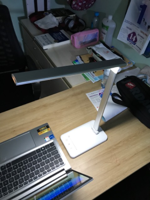 Gọn nhẹ, thiết kế đẹp tinh tế. Nhiều chế độ sáng cho mọi nhu cầu. Giao nhanh 2h. Quá hợp lý!