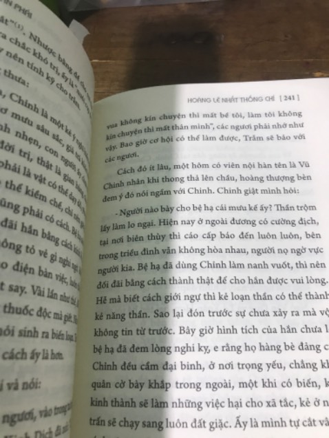ĐọcHLNTC ở lớp 9 với hồi 14.Nay có dịp mình đã mua quyển ấy để phần nào hiểu thêm về lịch sử Việt Nam 🇻🇳