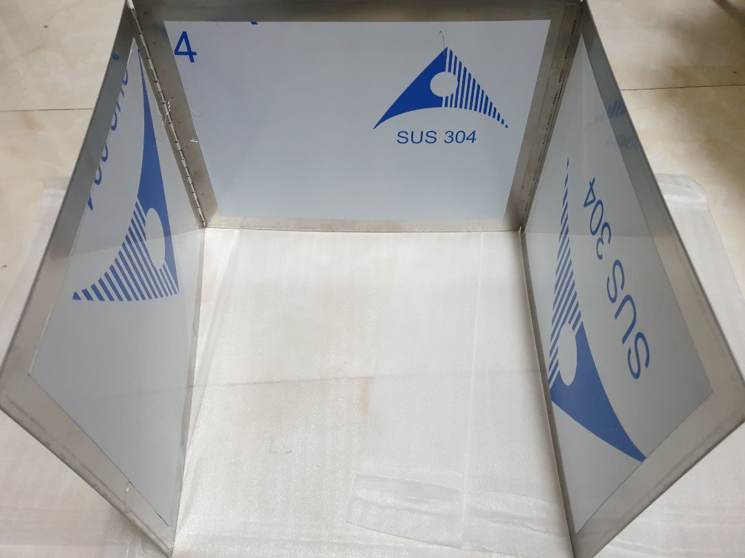 tấm chắn chắc chắn và khá dày dặn.vệ sinh rất dễ dàng. shop đóng gói cần thận, giao hàng nhanh