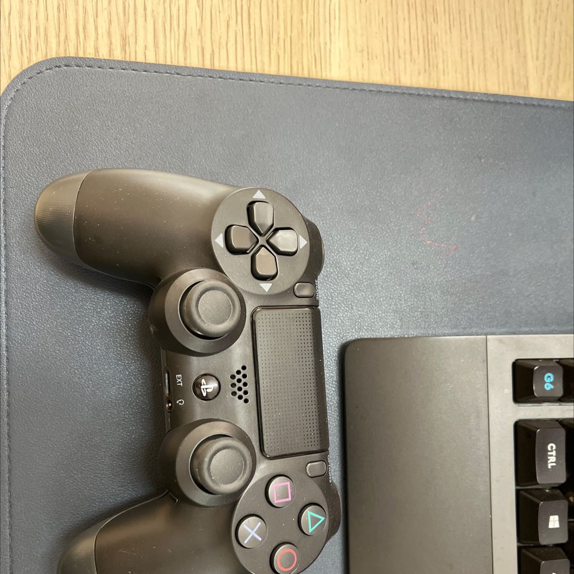 Bao da chính hãng, xài ok, nếu có bàn phím nữa thì ngon, nhưng loại có bàn phím hơi mắc!