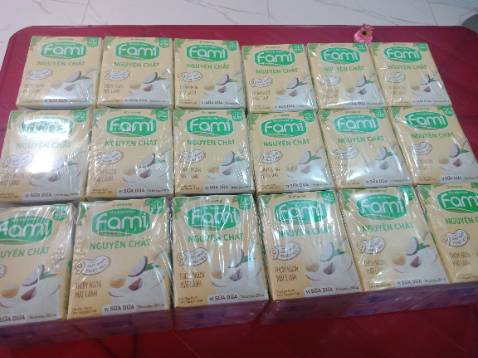 Sữa đậu nành sữa dừa thơm béo, mát lạnh, món uống dinh dưỡng từ đậu nành, rất thích hợp cho người ăn chay, để tủ lạnh uống rất ngon nha. Tiki đóng gói cẩn thận, siêu nhân shipper Tiki ship hàng nhanh chóng, thân thiện. Tặng Tiki 1000 Sao luôn ạ. ♥♥♥