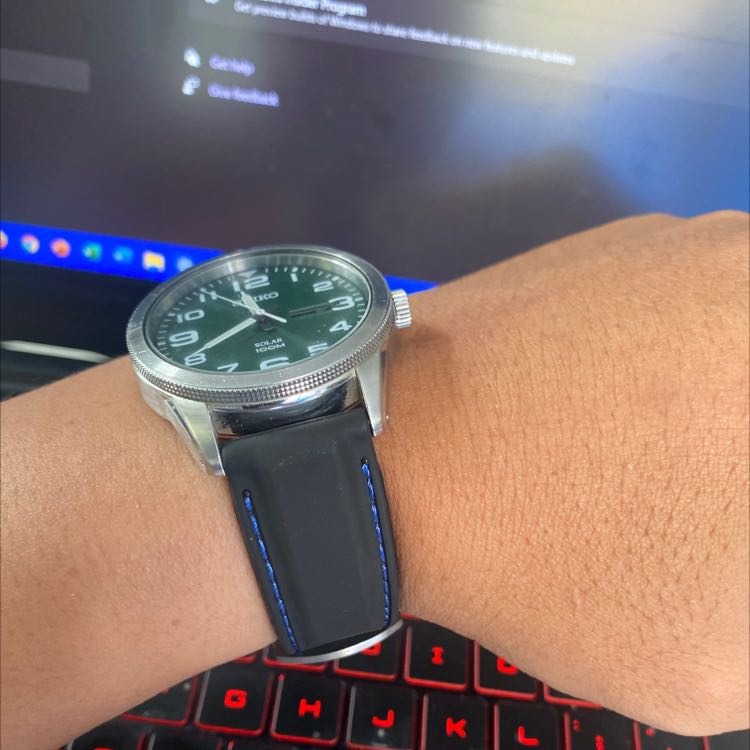 Dây mềm - dễ lắp - vừa khít với đồng hồ seiko 22mm
Giao hàng nhanh