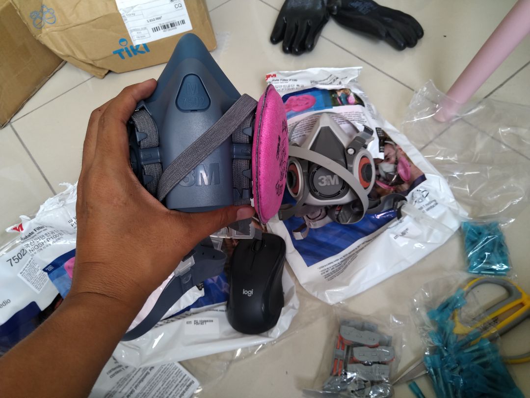 Mua nhiều lần rồi. Nhà bán uy tín. Hàng 2 lọc, dễ thở hơn loại 6100. nên mua lọc 7093 hoặc 2073 như hình cho rẻ.