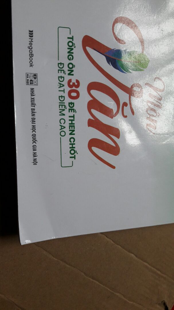 Thật sự là hơi thất vọng vì sách khá cũ, bị bẩn nhiều chổ bị dập bìa, giao hàng khá lâu tầm 5 ngày mới nhận được nhưng vẫn vote cho tiki 5*
