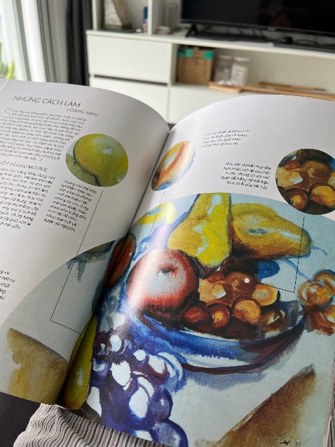 Nội dung bên trong gồm những hình ảnh màu bắt mắt