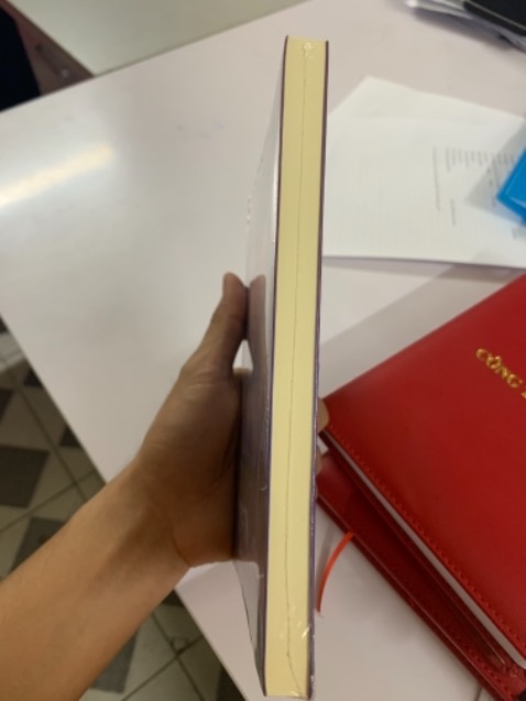 Sách mới, nguyên vẹn gói kỹ
Nội dung mình chưa đọc