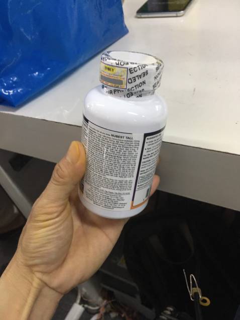 Em gái mình ở Mỹ mua cho con mình uống loại này qua walmart Mỹ, uống 4 lọ thấy con cao nhỉnh hơn 1 chút. Mua ở Walmart thì biết là tốt rồi, đâu dễ gì được bán ở đây. Giờ muốn đặt thêm thì thấy ở VN có bán thật tiện. Con mình uống không có phản ứng xấu nào cả.