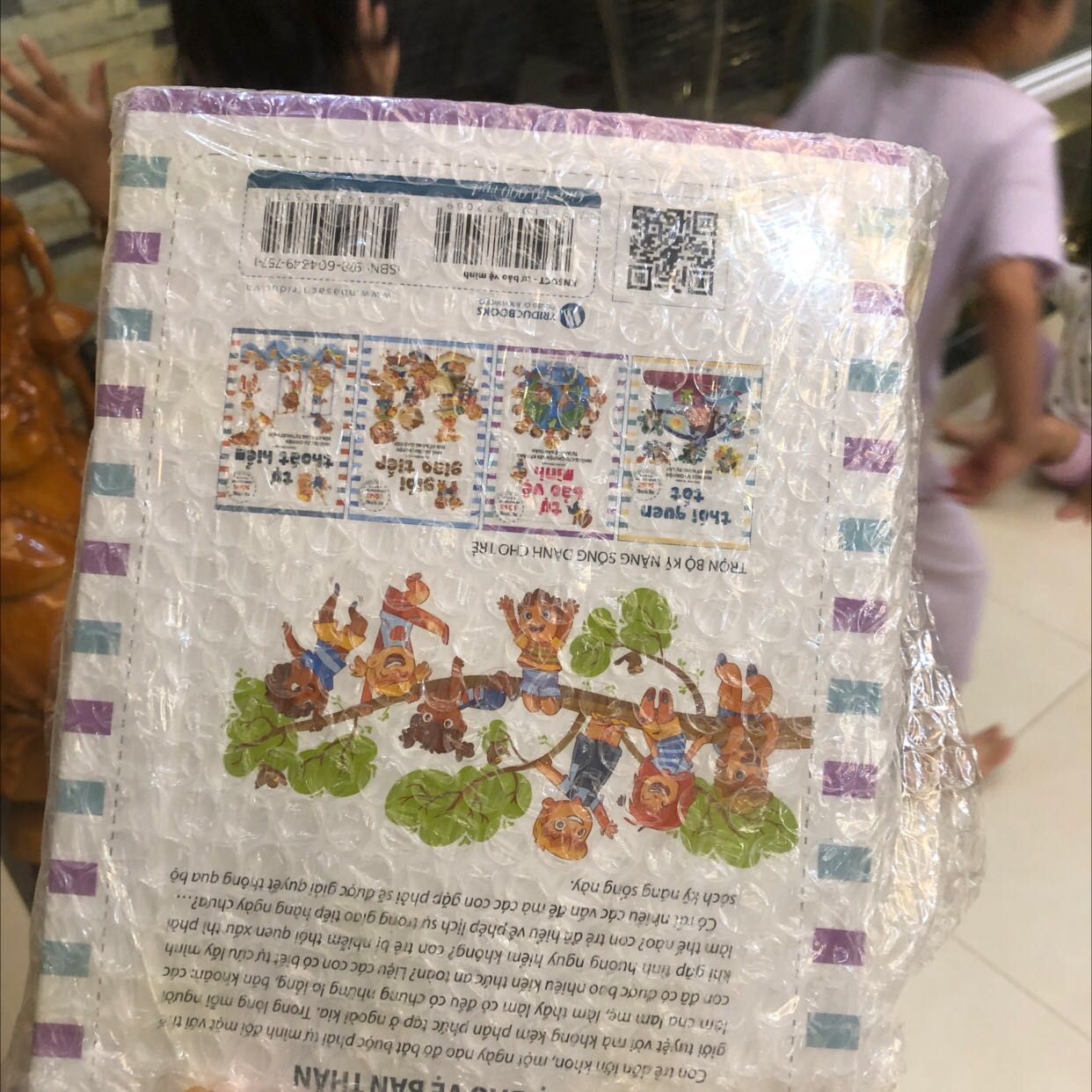 Đóng gói nên có hộp biwf cắt tông