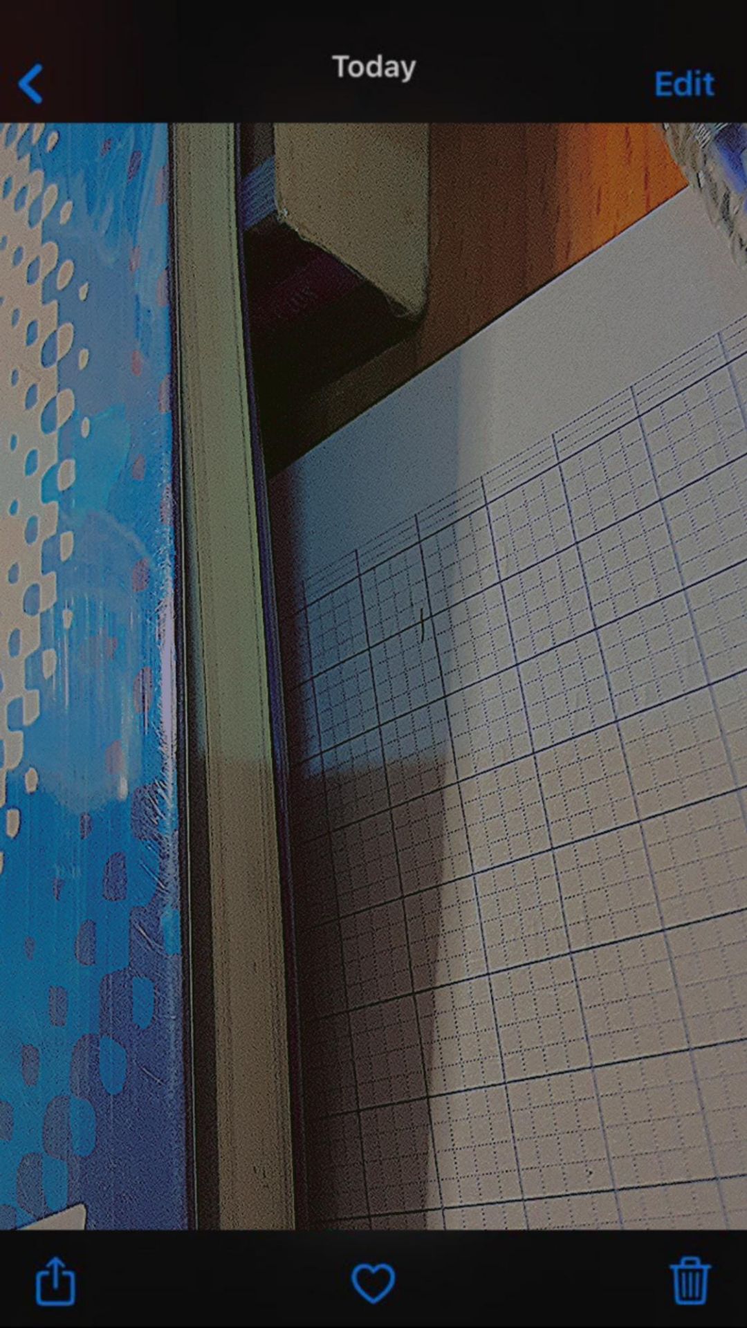 Tiếc vì không có bookcare phải mua thêm bao bì để bao lại cho đỡ trầy sách. Giao hàng không quá nhanh, shipper quạo dễ sợ. Đóng gói sơ sài, không có mút để quấn quanh hay lót sách. Chỉ để sách vào hộp là Xong =))