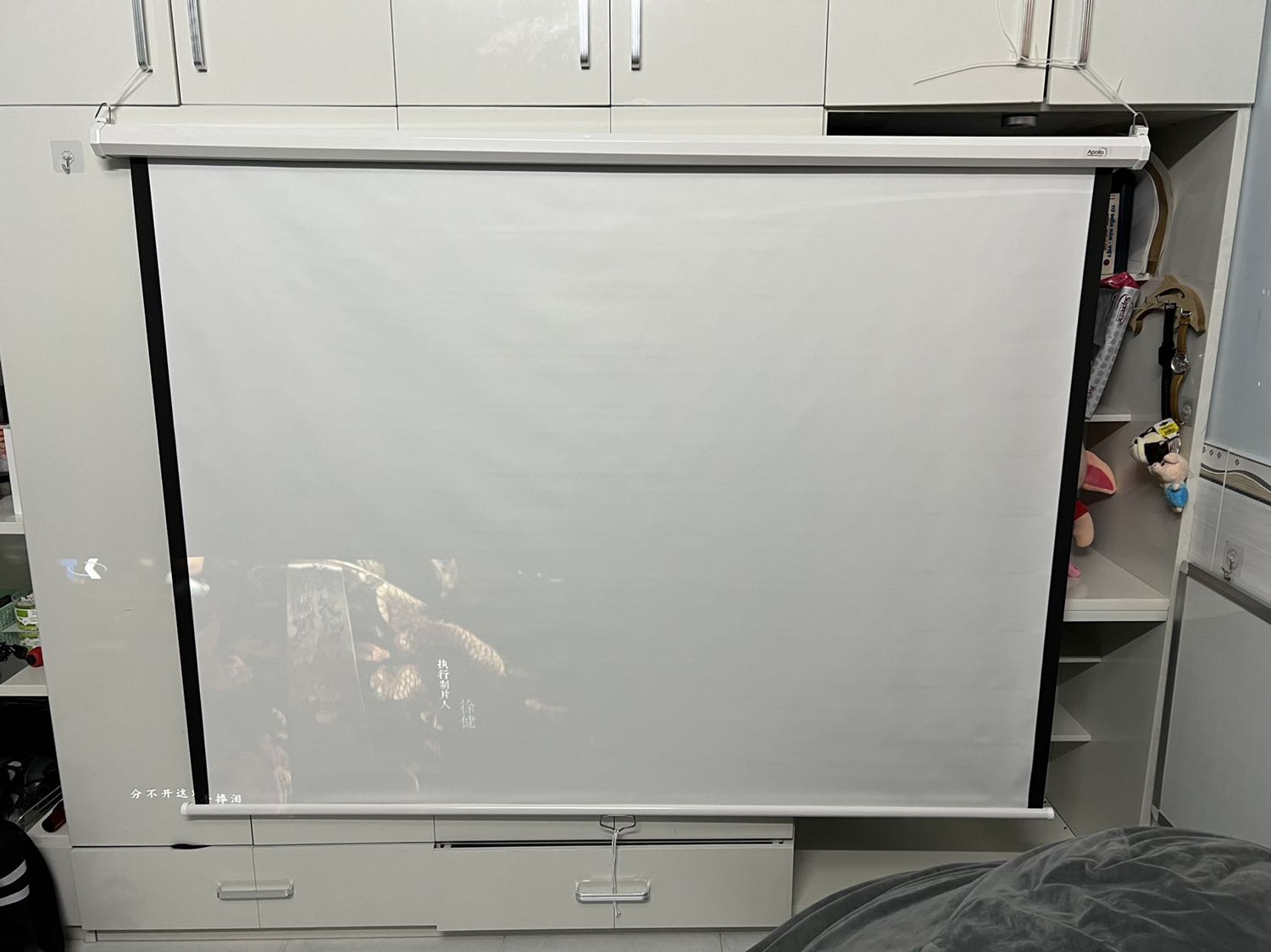 Hàng tốt, chiếu phim ok nha mọi người, do hàng cồng kềnh nên mình ra viettelpost để nhận hàng chứ xe máy ko chở vô nổi. Nói chung là hài lòng. Cảm ơn shop, cho 5 sao