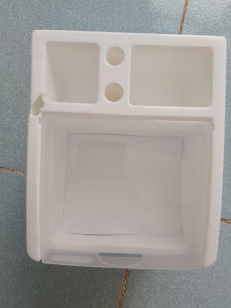 tủ mới về nhưng vận chuyển bị bể rồi,mong shop giải quyết tủ mới về nhưng vận chuyển bị bể rồi,mong shop giải quyết