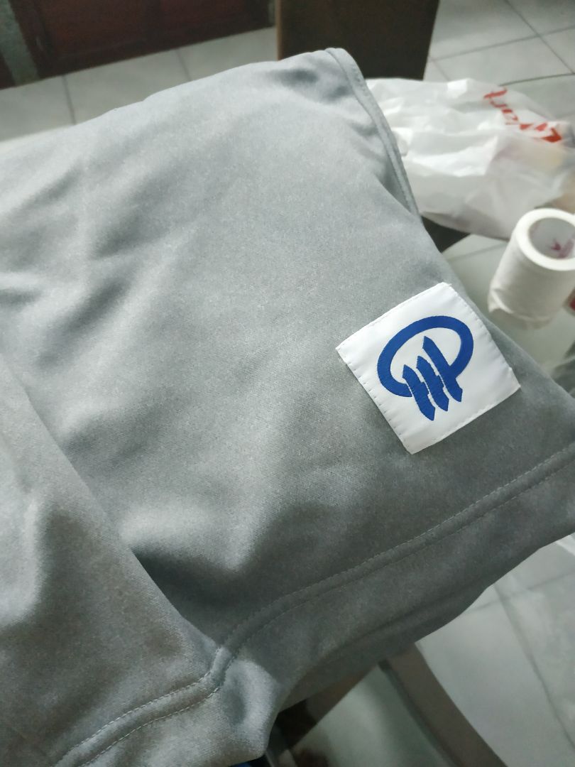 Đóng gói sp tốt, chất liệu vải co giãn tốt, thích hợp để tập chạy bộ.
Logo sản phẩm mình thấy chưa được chau chuốt lắm.
Đánh giá sản phẩm 8/10