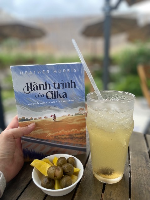 Bìa đẹp. Chất lượng giấy tốt. Nội dung chân thực, cảm động. Đáng đọc.