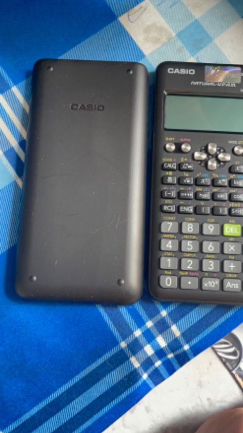 Mua hàng mới, giao hàng cũ, trầy xước. Yêu cầu đổi cái mới gấp.