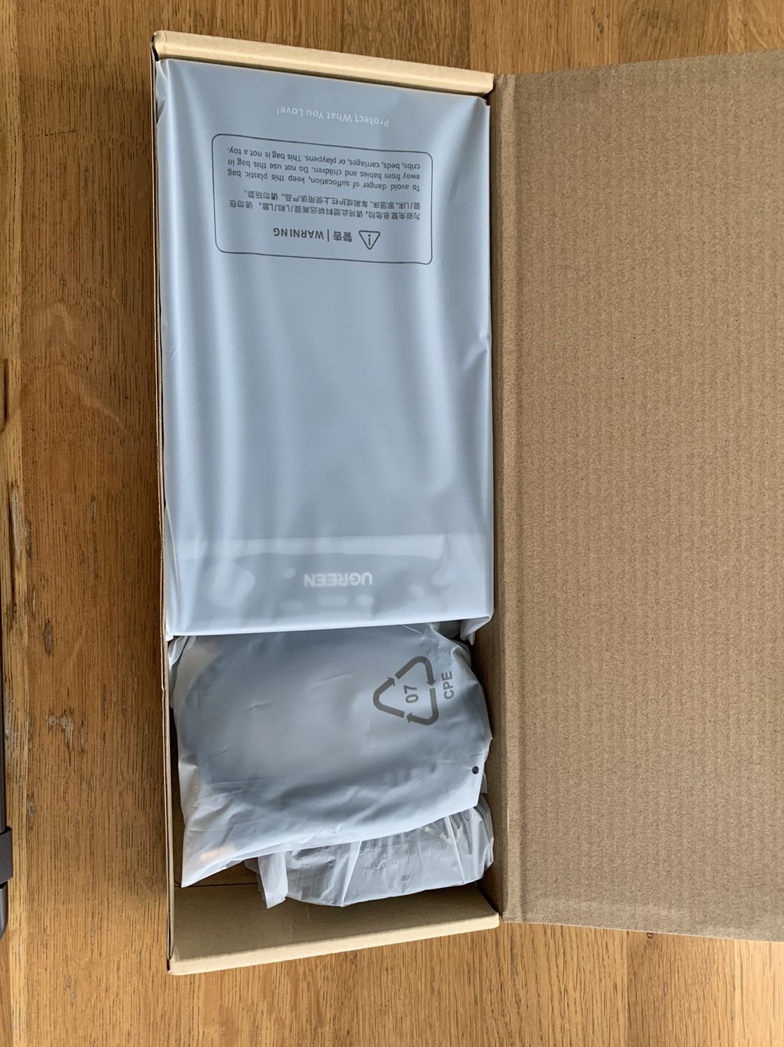 Hàng giao nhanh hơn dự kiến, đóng gói cẩn thận tránh va đập. Chất lượng ban đầu cảm nhận rất ổn, copy qua cổng USB 3.0 tốc độ >60 Mb/s. Hàng giao nhanh hơn dự kiến, đóng gói cẩn thận tránh va đập. Chất lượng ban đầu cảm nhận rất ổn, copy qua cổng USB 3.0 tốc độ >60 Mb/s.