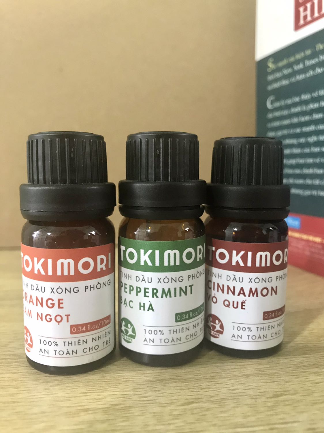 Trong 3 mùi này có mùi vỏ quế mình ít dùng vì ngửi chưa quen, nhưng khi mix chung vs nhau theo công thức mà shop gợi ý thì cảm giác rất tươi mới và dễ chịu, mùi cam ngọt nhẹ nhàng, bạc hà rất tươi mát, không nồng.