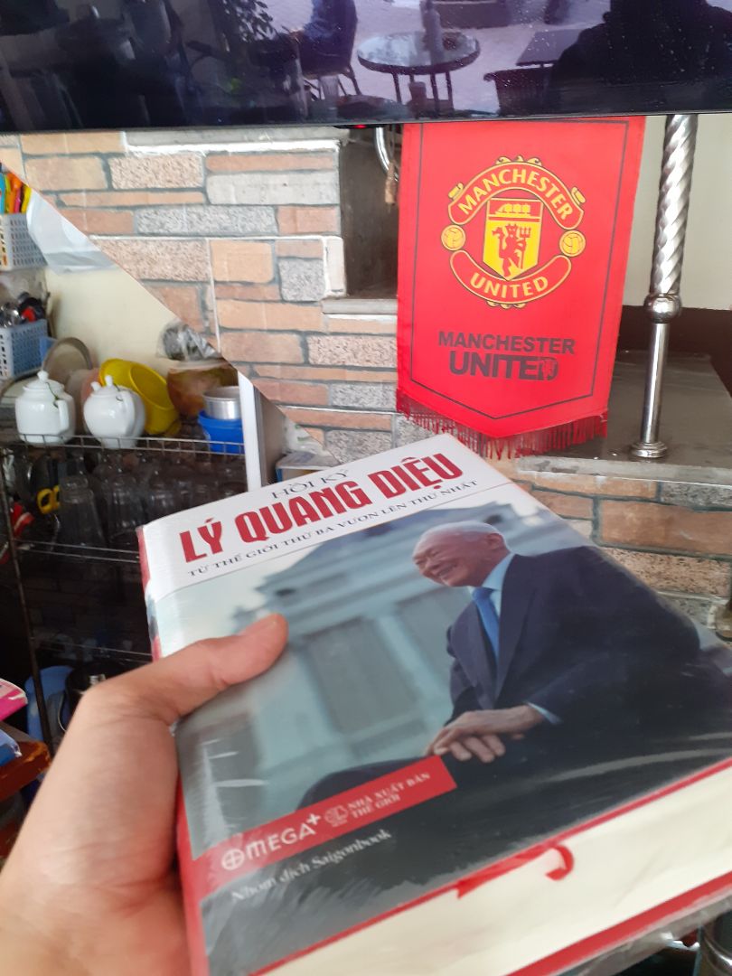 Sách bọc cẩn thận, giao nhanh. Tặng 5*