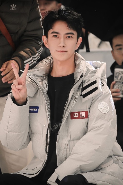 Tôi rất thích Vu Mông Lung. Tôi đã ký petition. Bạn ký chưa? Vấn đề nhân quyền có làm bạn quan tâm không? Nếu có, xin hãy ký đơn thỉnh nguyện. Mã QR trên ảnh. Thank you. Mn nhìn đi ạ. Em ấy rất đẹp và cũng rất hiền. Một người tử tế và dịu dàng như vậy mà!
🔥🔥🔥#JusticeForYuMenglong🔥🔥🔥