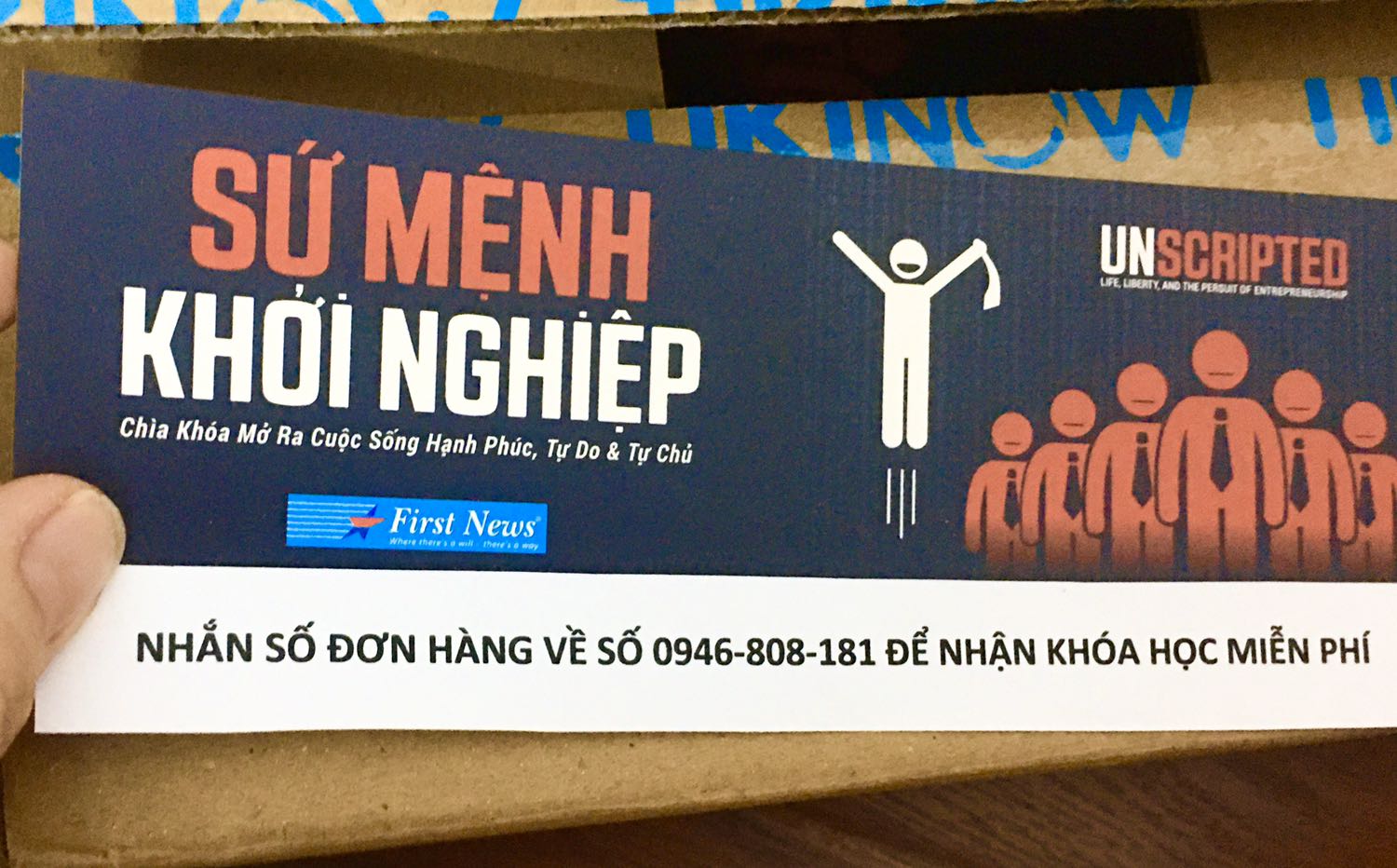 - Bìa sách rất đẹp và lạ luôn! Chữ và hình ảnh in nổi rất lạ
- Mình mới lướt sơ qua mục lục và tiêu đề các phần chưa đọc nah, nhưng tiêu mục thôi là thấy thú vị. Có thể đọc tên sách tưởng chỉ thích hợp cho các bạn muốn khởi nghiệp kinh doanh,  không chỉ vậy đâu, mình thấy “khởi nghiệp” cuộc sống theo ý mình nữa đó
- Sách của Trí Việt - First News xuất bản mình mua và đc tặng nhiều rồi và ko làm mình thất vọng
- Nhận hàng của TIKI luôn luôn hài lòng với đóng gói
Là ấn bản đầu tiên nên Mua liền 3 quyền để đọc và tặng ??❤️