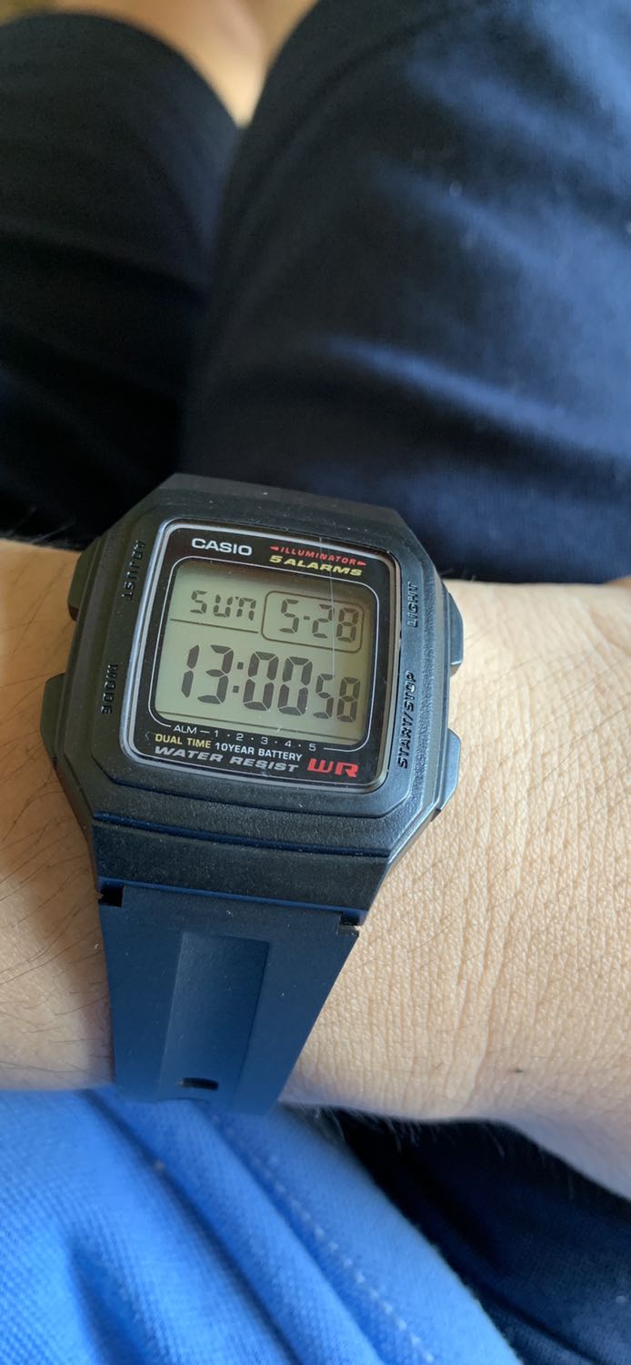 Ok, đúng là hàng xịn luôn, mỗi tội đi chuyển nhiều nên dễ xước mặt.