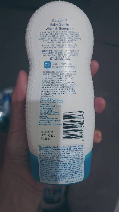 Đúng hàng cty, mùi thơm dễ chịu và ko gây cay mắt bé. 4 sao là vì giao hàng date sản xuất cũ quá.